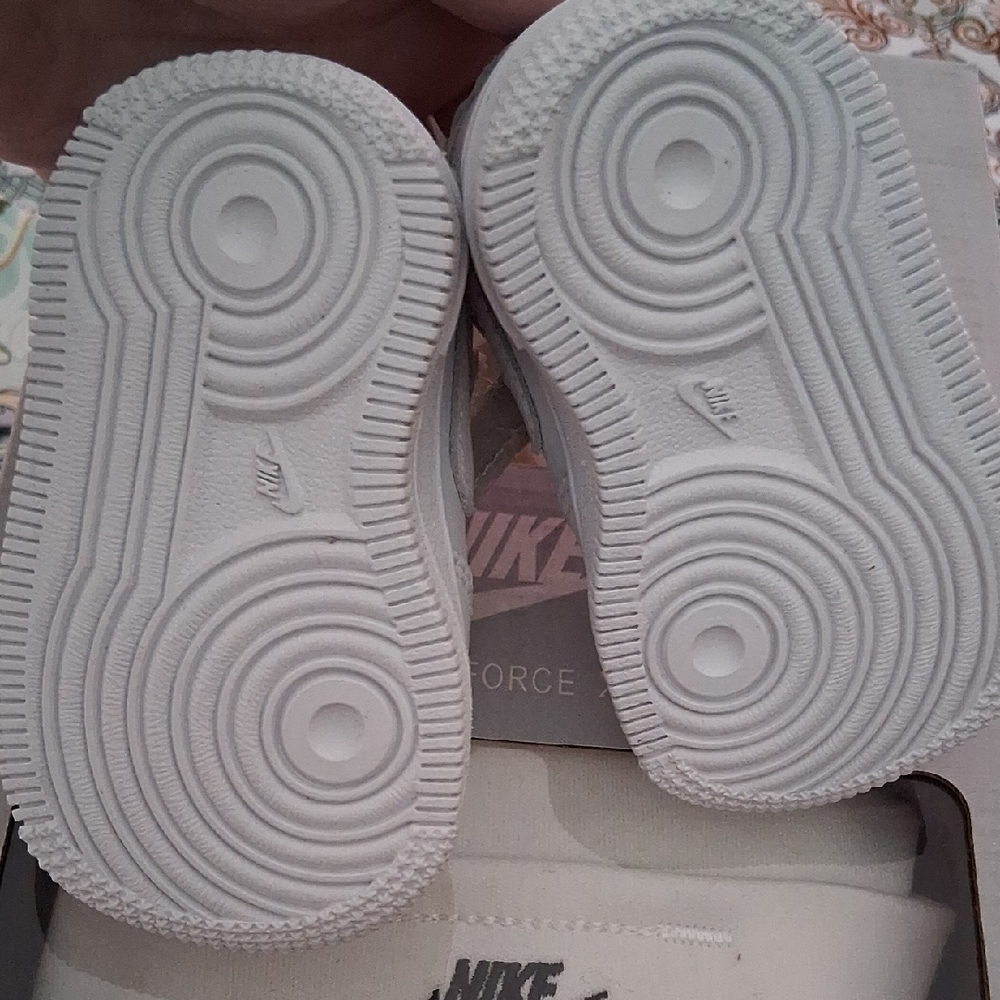 Nike Baby Force XXV White Sneakers 1c With Cap - Picture 6 of 8